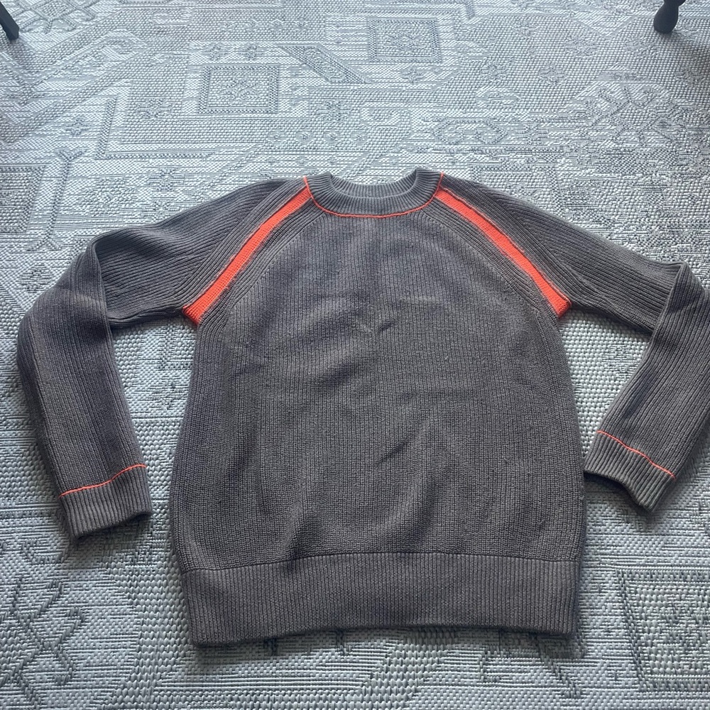 kate spade Men's Charcoal and Red Crewneck Sweater